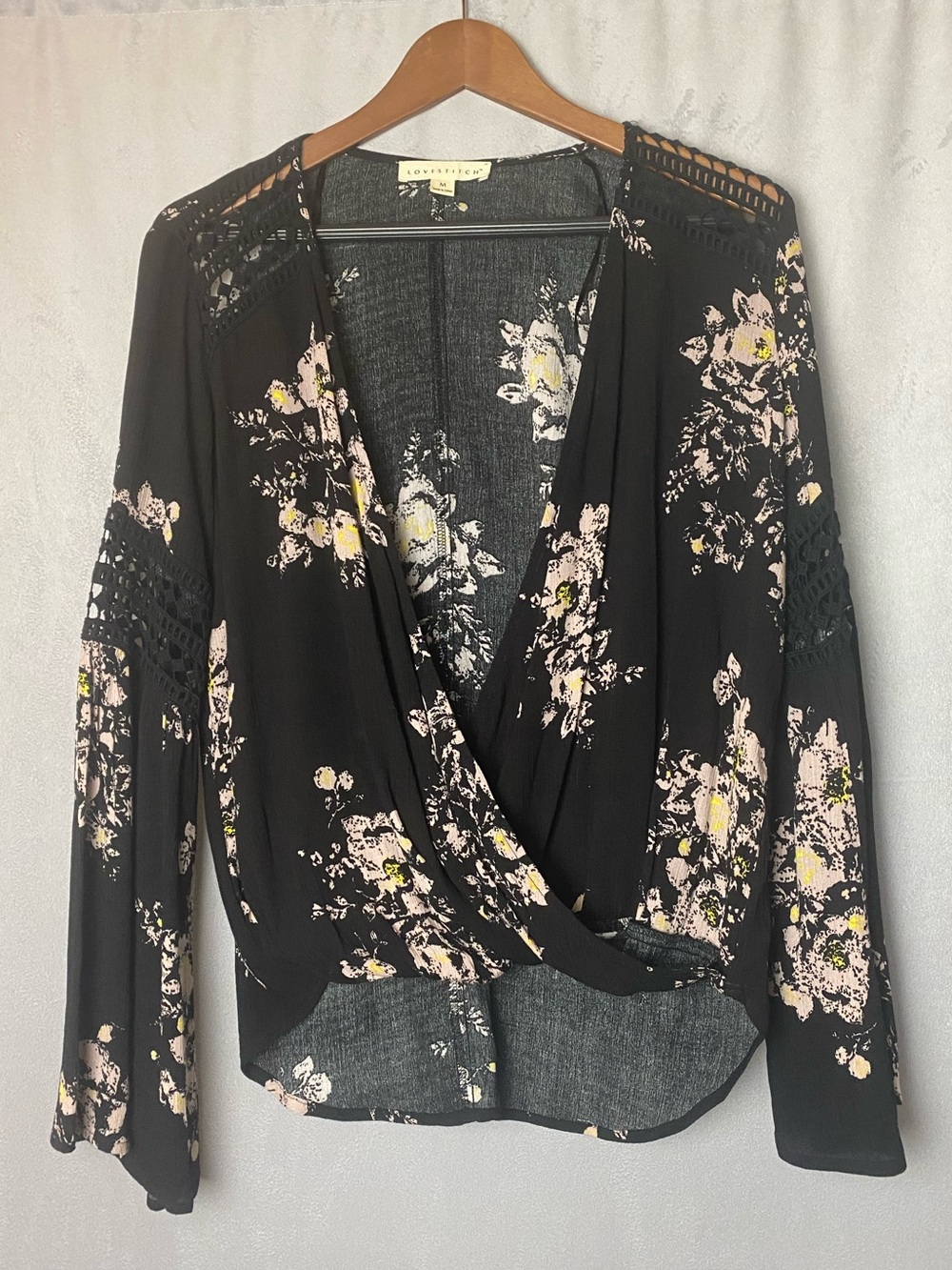 lovestitch Black Floral Boho Blouse Crochet high low deep sexy V Med